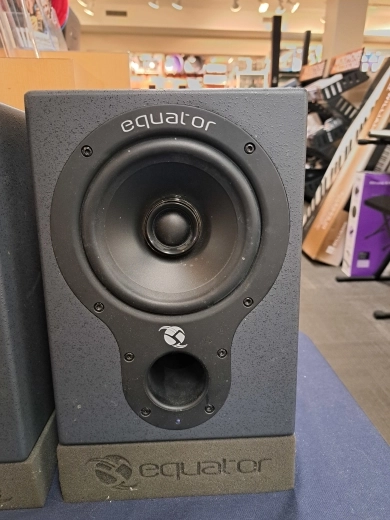 Equator D5 Monitor